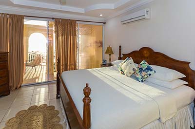 Mahi Mahi Suite: Master Bedroom