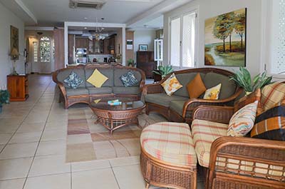 Mahi Mahi Suite: Living Room
