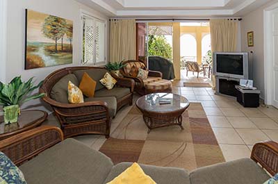 Mahi Mahi Suite: Living Room