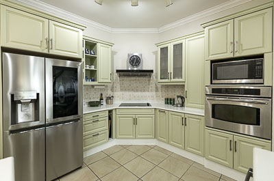 Queen Angel Suite: Kitchen area
