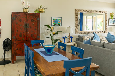 Queen Angel Suite: Dining area