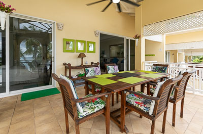 Queen Angel Suite: Balcony