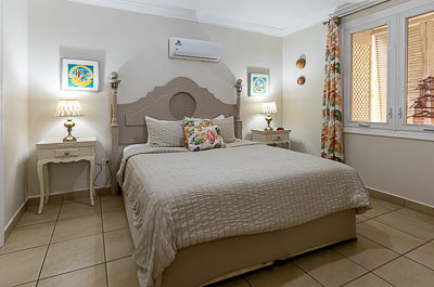 Queen Angel Suite: Bedroom 2
