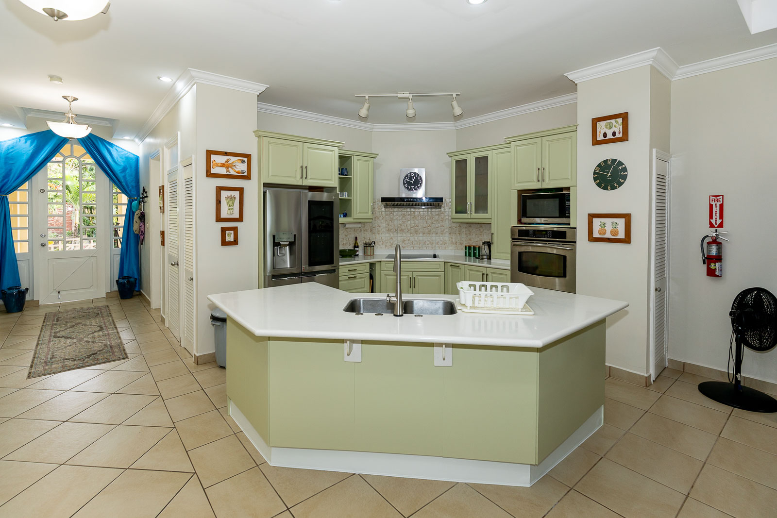 Queen Angel Suite at Black Rock Dreams self-catering holiday accommodation